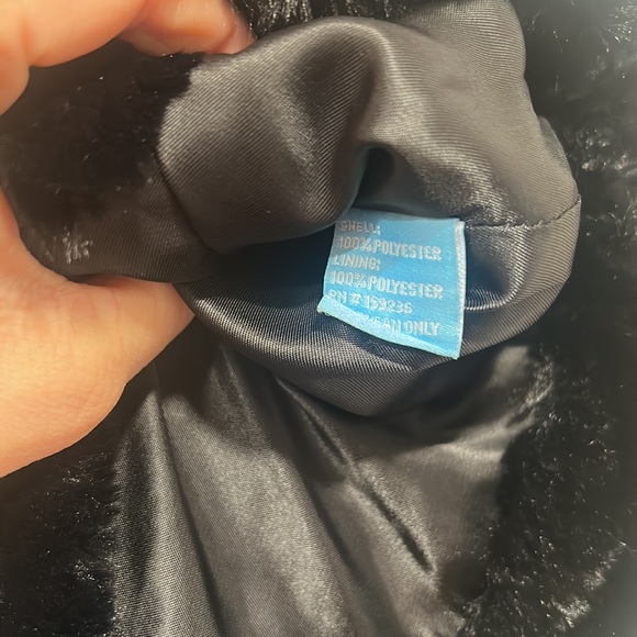 J.McLaughlin Luxurious Black Faux Fur Poncho - Picture 4 of 4